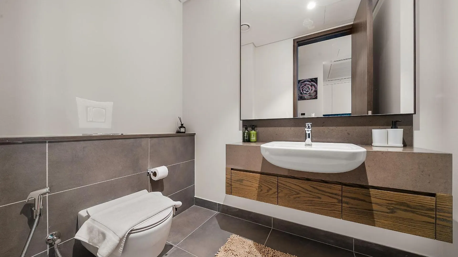 Апартаменты Vayk - Elegant 1 Bd With Scenic Marina Views Дубай