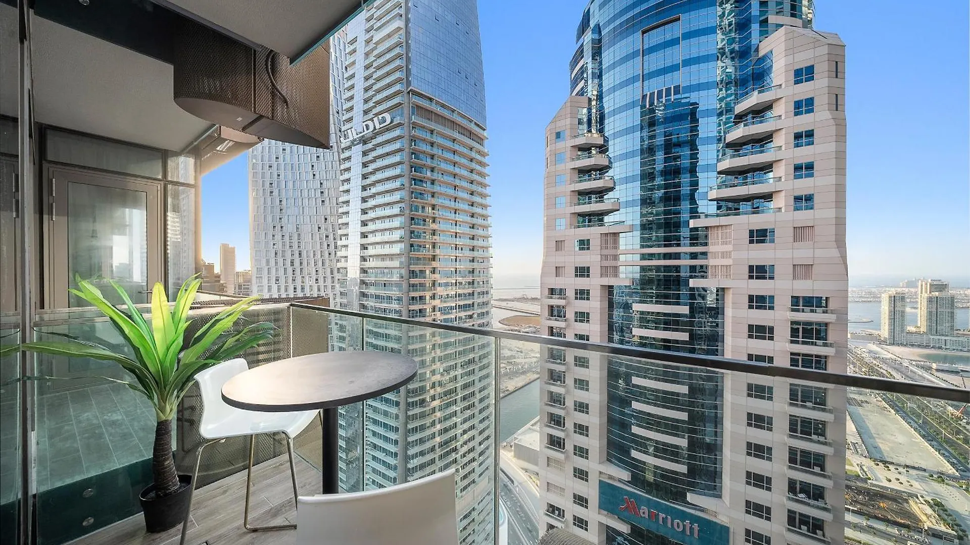 Vayk - Elegant 1 Bd With Scenic Marina Views Apartment Dubai
